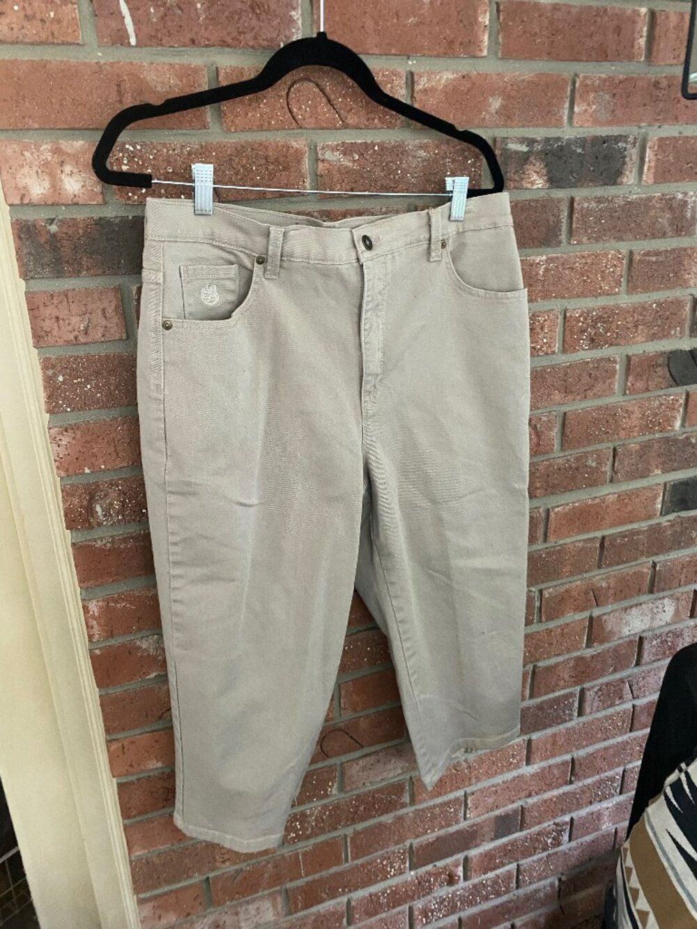 Gloria Vanderbilt Amanda Khaki Capri Jeans